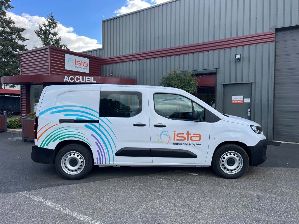 🚗 Nouvelle identité visuelle, nouveau flocage pour les véhicules d’ISTA 🎨